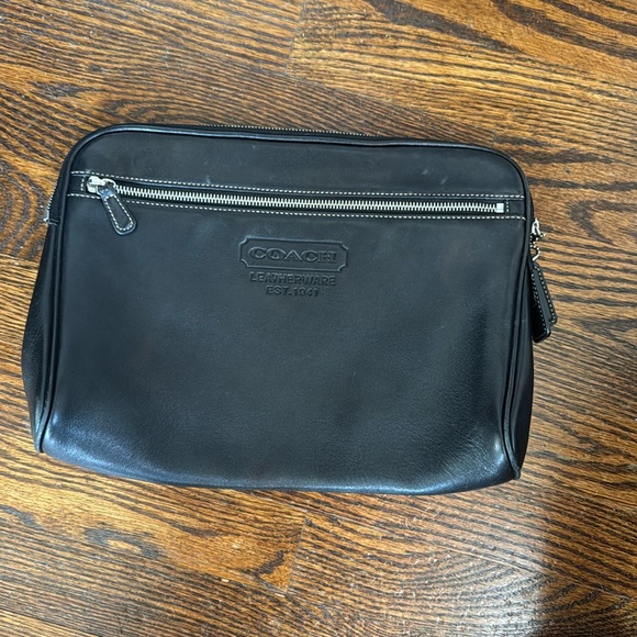 Vintage Coach 9x11 black leather clutch. In gently used condition. - Picture 1 of 10